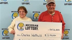 女子夢到老伴中3千萬，醒來發現美夢成真。 （圖／翻攝自推特）
