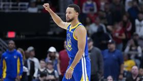 ▲柯瑞（Stephen Curry）投進7顆三分球單場攻下42分，近3戰飆進20顆三分球。（圖／美聯社／達志影像）