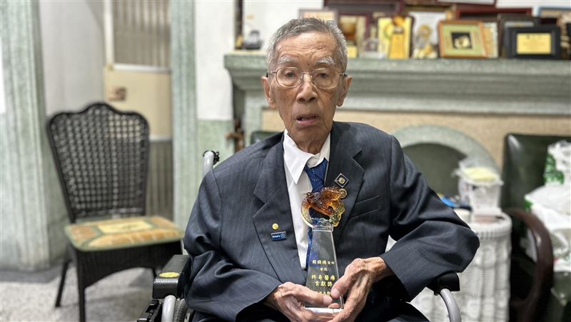 花蓮終身醫療貢獻獎　感謝百歲醫師付出