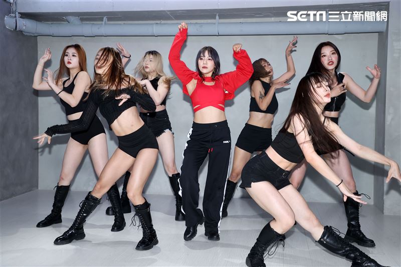 丁噹演唱會練舞彩排。（記者邱榮吉/攝影）