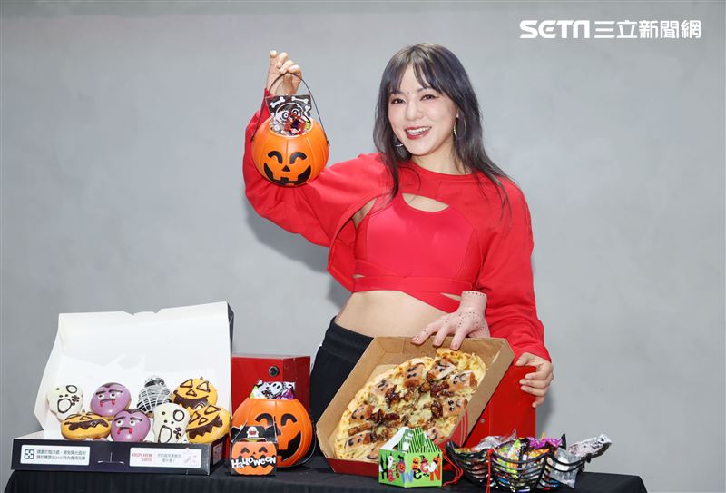 丁噹演唱會練舞彩排。（記者邱榮吉/攝影）