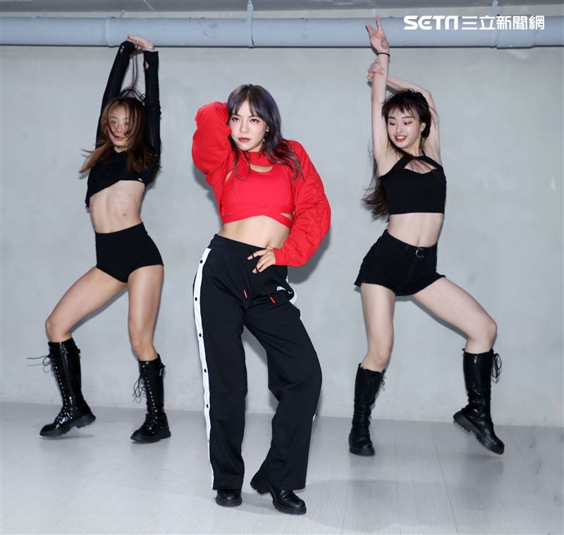 丁噹演唱會練舞彩排。（記者邱榮吉/攝影）