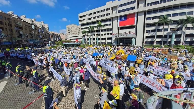 桃園航空城上千拆遷戶抗議　張善政親回應