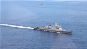 菲律賓海軍艦隊演習中國軍方30日指控菲律賓巡邏艦闖入黃岩島鄰近海域，菲方反指北京對此過度炒作，製造不必要的緊張。圖為菲律賓海軍艦隊25日在面向南海的卡朋斯島（Capones）附近舉行聯合演習。（菲律賓海軍提供）中央社記者陳妍君馬尼拉傳真  112年10月31日