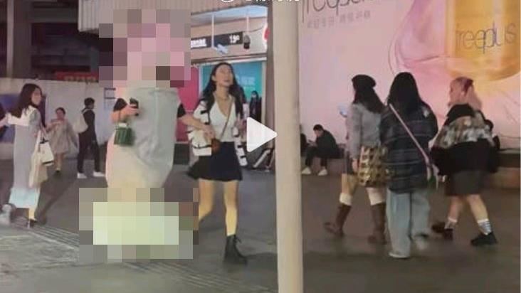 女子cosplay這1物！遭警方帶走：低俗內容