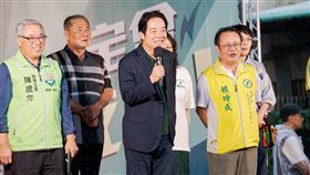 賴清德今（31）日出席「東海岸後援會」成立大會，並至台東市南清宮參香祈福。（圖／賴辦提供）