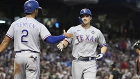 ▲席格（Corey Seager）擊出季後賽生涯第19轟。（圖／美聯社／達志影像）