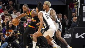 ▲杜蘭特（Kevin Durant）最後4秒看著球被搶走。（圖／美聯社／達志影像）