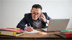 科技主管長期腹痛，醫一看竟「雙潰瘍」。（示意圖／聯安診所提供）