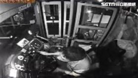 男童被狗追錢掉光　暖心司機載他回家