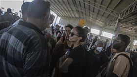 拉法邊界關卡今天首度開放，首批離開加薩的平民約有600多人。（圖／美聯社／達志影像）