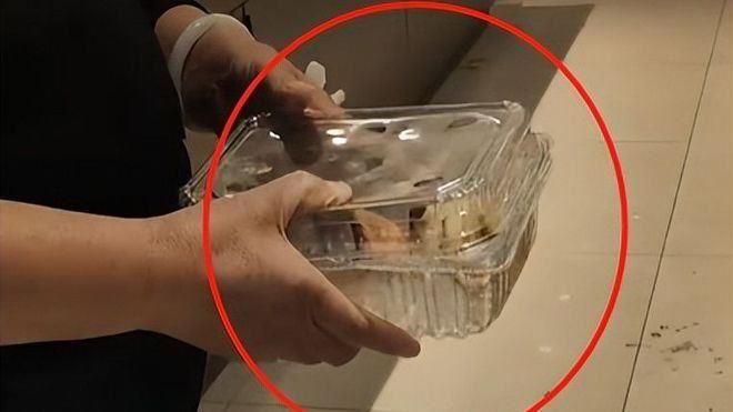 吃剩榴槤核！大媽拿回店家「換貨」