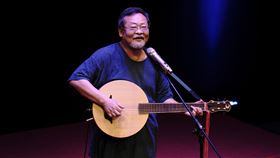 陳明章《撼山河 撼向世界》（圖／我們之間影像製作有限公司提供）