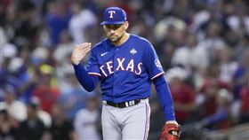 ▲伊歐瓦迪（Nathan Eovaldi）世界大賽第5戰先發6局無失分。（圖／美聯社／達志影像）