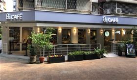 8%ice CAFÉ永康公園店改裝，改走純白簡約風格，空間更佳寬敞舒適。（圖／品牌業者提供）