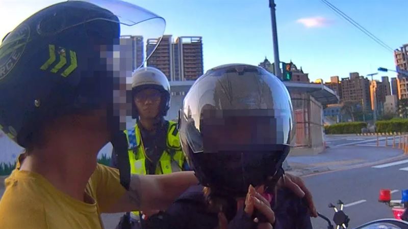 雙載騎士遇警急求饒　哭訴隱情難逃被逮
