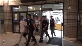 ▲警方帶回余姓男子等3人，全案報請士林地檢署擴大偵辦。傳出羅時豐的小兒子也在其中。（圖／翻攝畫面）