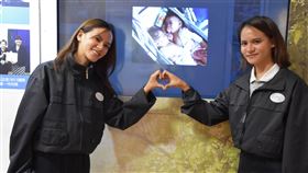 曾來台求醫連體嬰姐妹  考取慈科大護理外籍專班20年前曾跨海來台求醫的菲律賓連體嬰姐妹花今年以優異成績順利錄取慈濟科技大學首屆日間部四技護理外籍專班，兩人表示很感恩慈濟讓她們能有正常人的生活，從小就立志當護理師，要跟著慈濟到處義診，幫助需要的病患。（慈濟科大提供）中央社記者張祈傳真  112年11月2日