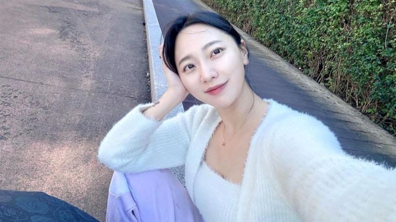 女星家暴訴訟纏身1年　正式宣布：我單身