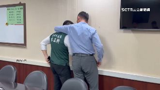 遭控粗暴「架脖子」　李全教：搭肩無惡意