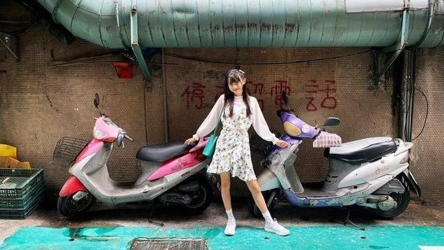 櫻花妹挑「奇怪背景」拍照!鄉民:懂台灣