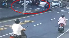 車禍,鼎力路,三民區,撞擊瞬間,