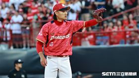 ▲台灣大賽首戰，味全龍先發投手徐若熙。（圖／記者劉彥池攝影）