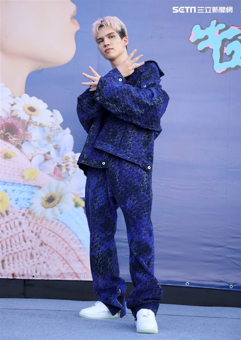 派偉俊新專輯《去妳的假日》台北簽唱會。（圖/記者邱榮吉攝影）