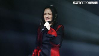 徐佳瑩才唱5分鐘就哭了！這首歌泣不成聲