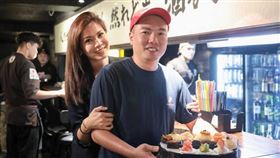 店內近期推出的「八貫一氣迴轉壽司」就是來自於鍾沛君的發想，堪稱是兩人愛的結晶。（圖／林士傑攝）