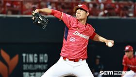 ▲台灣大賽第2戰，味全龍投手王維中11局上登板。（圖／記者劉彥池攝影）