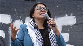 美國聯邦眾議院議員特萊布（Rashida Tlaib）是首位巴勒斯坦裔美籍女性國會議員。（圖／美聯社／達志影像）