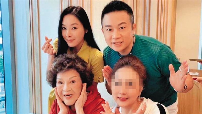 48歲女星同進出周遊乾兒子　同框畫面曝光