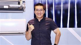 總統蔡英文及藝人黃子佼、小偵及網紅joeman出席2020台北家電展。（圖／記者林聖凱攝影）