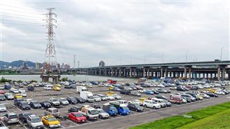 塭仔圳停車量能成議會焦點　新北市府：分三期規劃