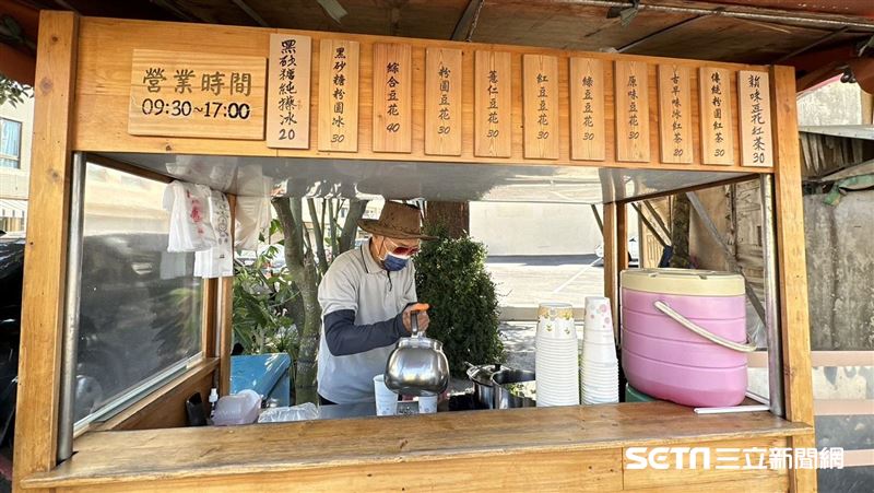 80歲爺推攤車佛心賣古早味 最貴才40元