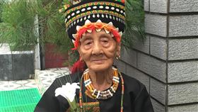 屏東青葉部落魯凱族手紋耆老杜秀英辭世魯凱族手紋耆老杜秀英（Kwalrimi．Palrimuday）5日辭世，享嵩壽100歲。杜秀英生前為屏東青葉部落唯一僅存手紋長者，今年9月經屏東縣政府公告認定為「魯凱族手紋」保存者。（屏東縣文化資產保護所提供）中央社記者邱祖胤傳真  112年11月7日