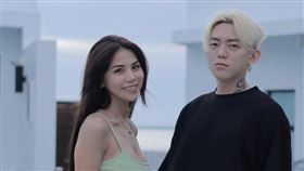 蕾菈曬出放閃照。（圖／翻攝自蕾菈IG）