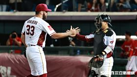 ▲台灣大賽第3戰，樂天桃猿洋投道博格守住3分領先，7：4擊敗味全龍。（圖／記者劉彥池攝影）