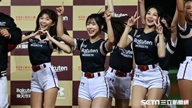 ▲樂天女孩李多慧台灣大賽應援初體驗。（圖／記者劉彥池攝影）