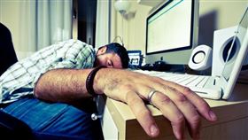 職場,工作,過勞,上班族(flickr/reynermedia)
https://goo.gl/MZ2kGG