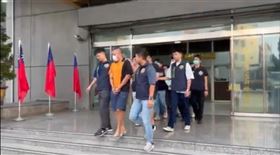 中古車行業者利用中古豪車假車禍詐保。（圖／翻攝畫面）