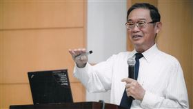 引領全球半導體科研  施敏獲頒未來科學大獎引領全球半導體元件開發的陽明交通大學終身講座教授施敏，獲頒2021未來科學大獎中的「數學與電腦科學獎」。（陽明交大提供）中央社記者許秩維傳真  110年9月13日