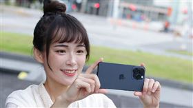 iPhone 15上市一個月價格就掉？15 Pro Max通訊行降價逾10%。（圖／Sogi手機王提供）
