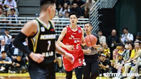 ▲東超聯賽新北國王迎戰SK騎士，騎士後衛金善亨持球進攻。（圖／記者劉彥池攝影）