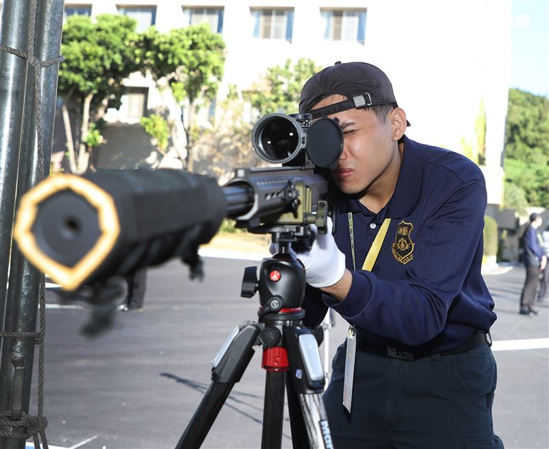 BARRETT MRAD狙擊槍。（記者邱榮吉/攝影）