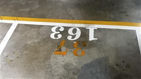 「進擊的巨人」藏身停車場！3.1萬人搶睹真容　全場嗨喊：獻出心臟