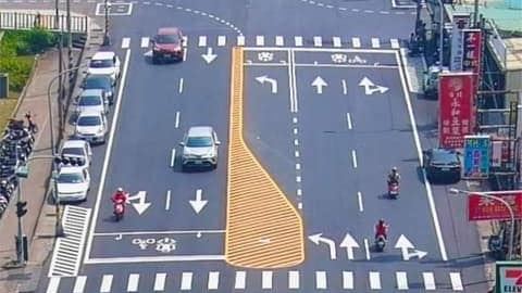 南投1街道圖震撼全場：車流量大就是地獄