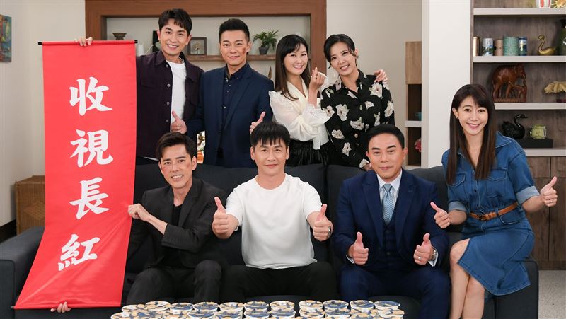 偷情爸爸特助出包了　他浸豬籠前深吻哭爆