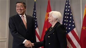 ▲葉倫（右1）與何立峰於美國舊金山進行雙邊會議。（圖／美聯社／達志影像）

